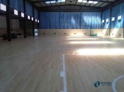 不錯籃球館木地板