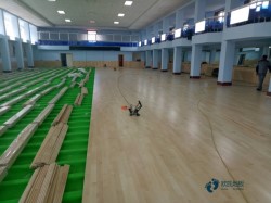 45度斜鋪龍骨籃球場地木地板