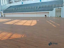 懸浮運動場地木地板施工