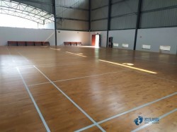 用什么籃球場木地板安裝公司
