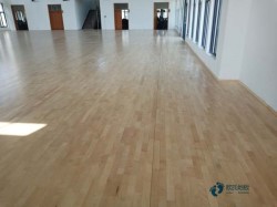 較好的運動場地木地板施工方案