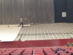 實木運動體育木地板保養知識