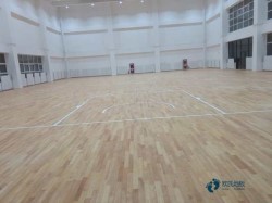 懸浮式運動型地板施工隊