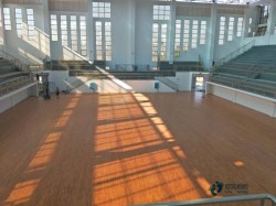 懸浮式體育木地板施工